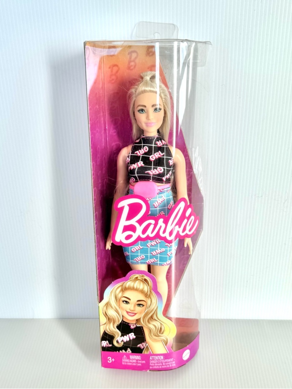 🩷 NIB. Barbie Fashion doll with blonde hair